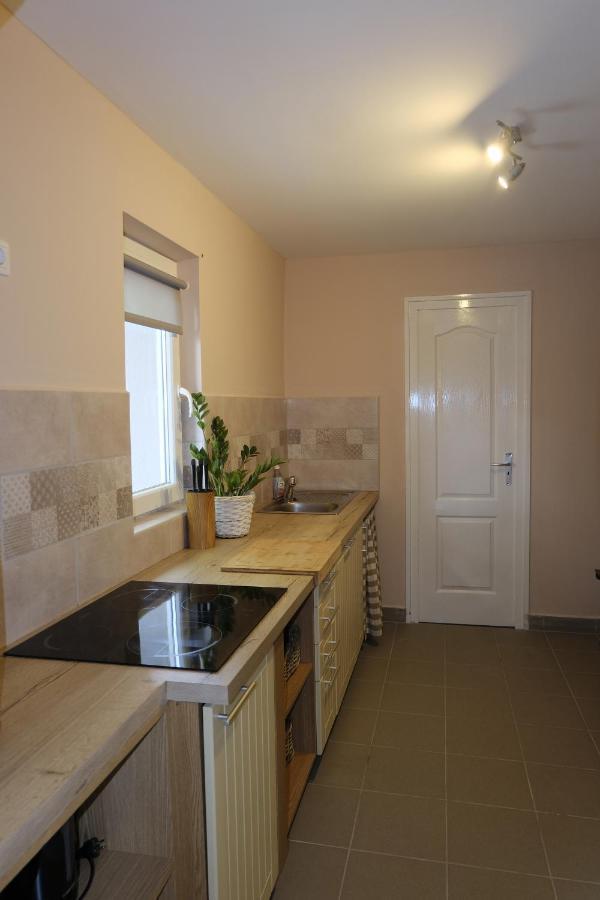 Kajari Apartmanhaz Balatonfokajar Exterior photo